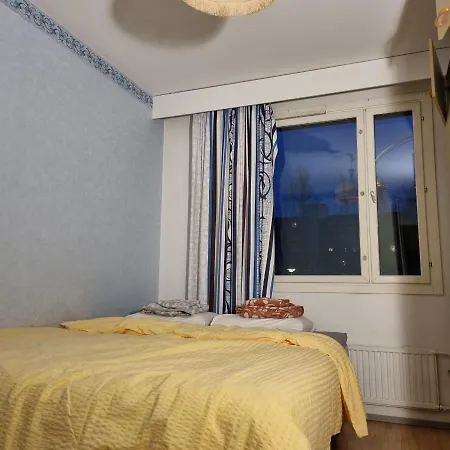 Cozy Budget W/ Balcony In Shared *